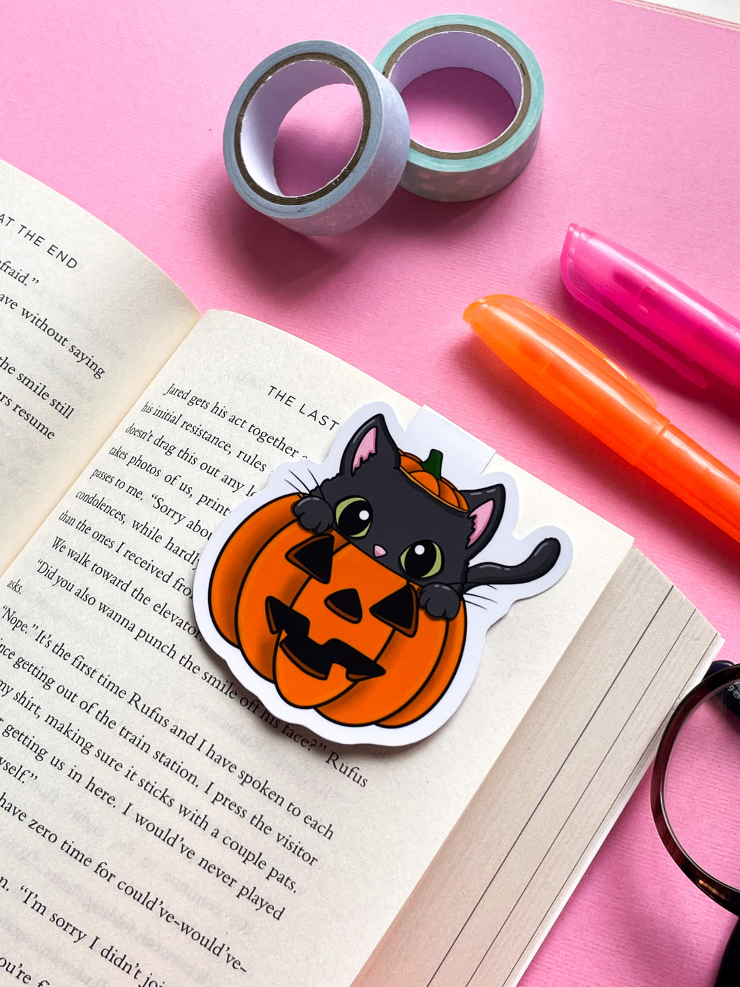 Peek-a-boo Pumpkin Cat Magnetic Bookmark